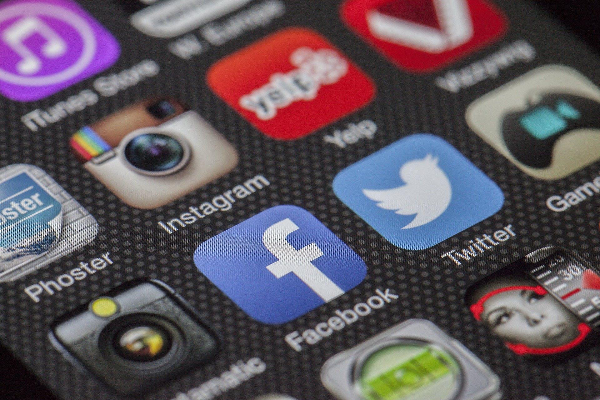 Site web responsive vs. application mobile : quelle est la différence ? Le choix entre un site web responsive et une application mobile dépend de vos besoins spécifiques. Dans de nombreux cas, un site web réactif peut être le meilleur choix en raison des coûts de développement moins élevés et d\'une plus grande accessibilité.