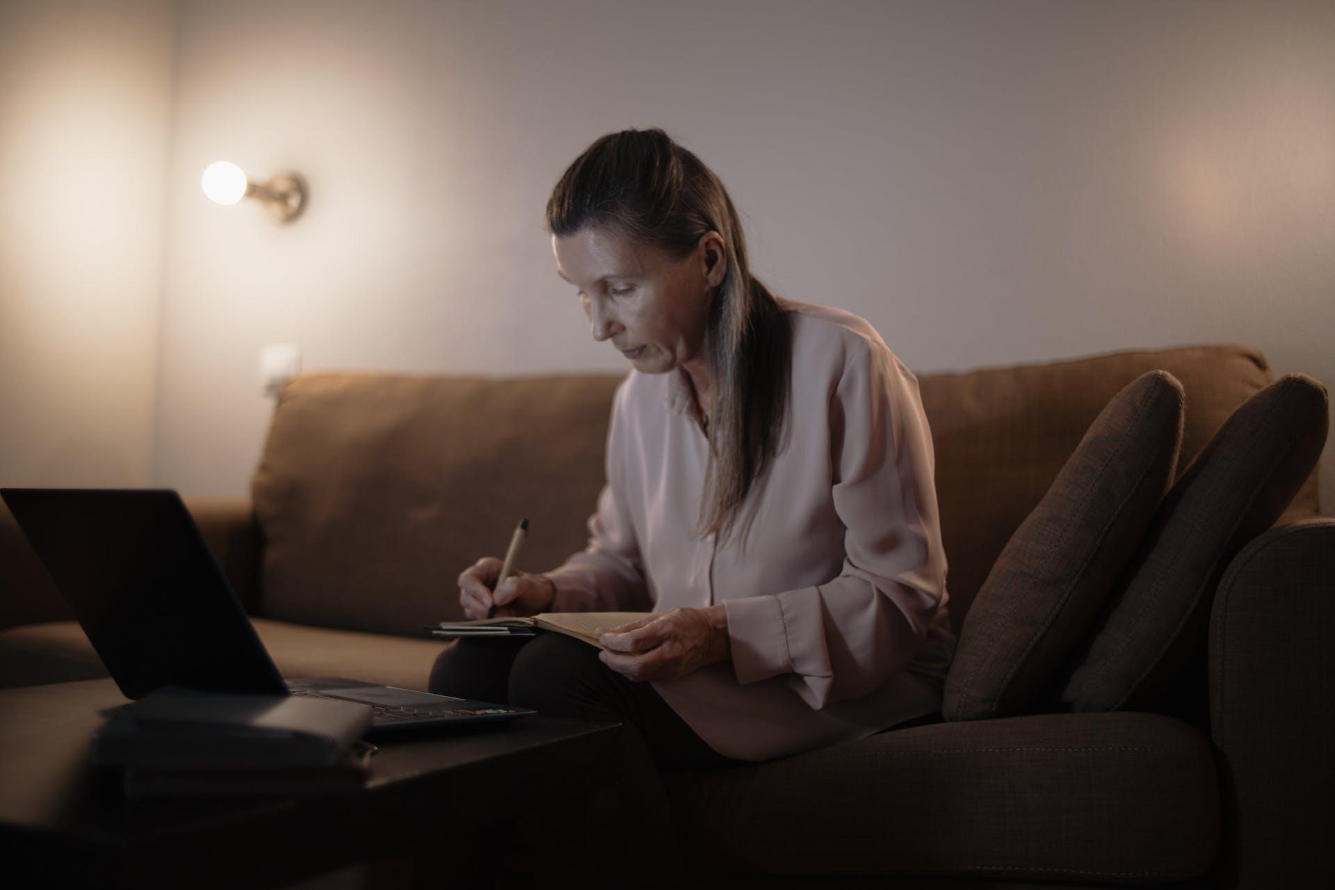 Accessibilité pour les utilisateurs plus âgés Les utilisateurs âgés peuvent avoir des besoins spécifiques en matière d\'accessibilité au web.